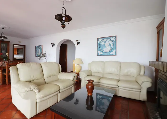 Jorge Spainsunrentals 1022 * Нерха